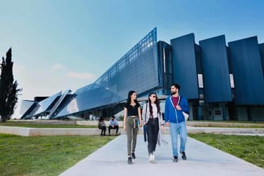 Cyprus International University Programs - Ranking & Fees  جامعة قبرص الدولية - رسوم التخصصات  - ترتيب الجامعة   